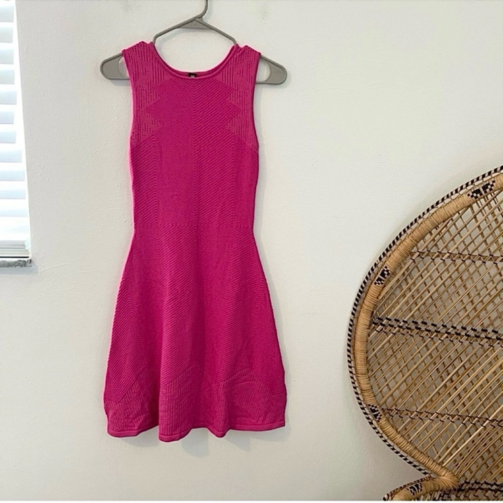 yoana baraschi hot pink stretchy fitted geometric fit and flare dress Size XS